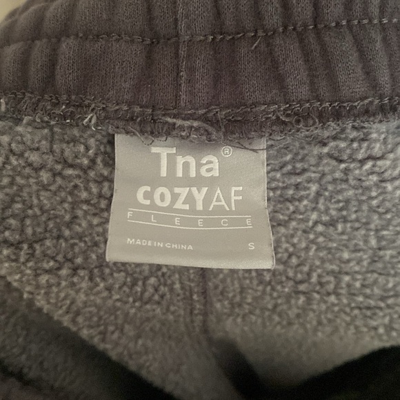 Aritzia TNA Sweatpants - Picture 2 of 3